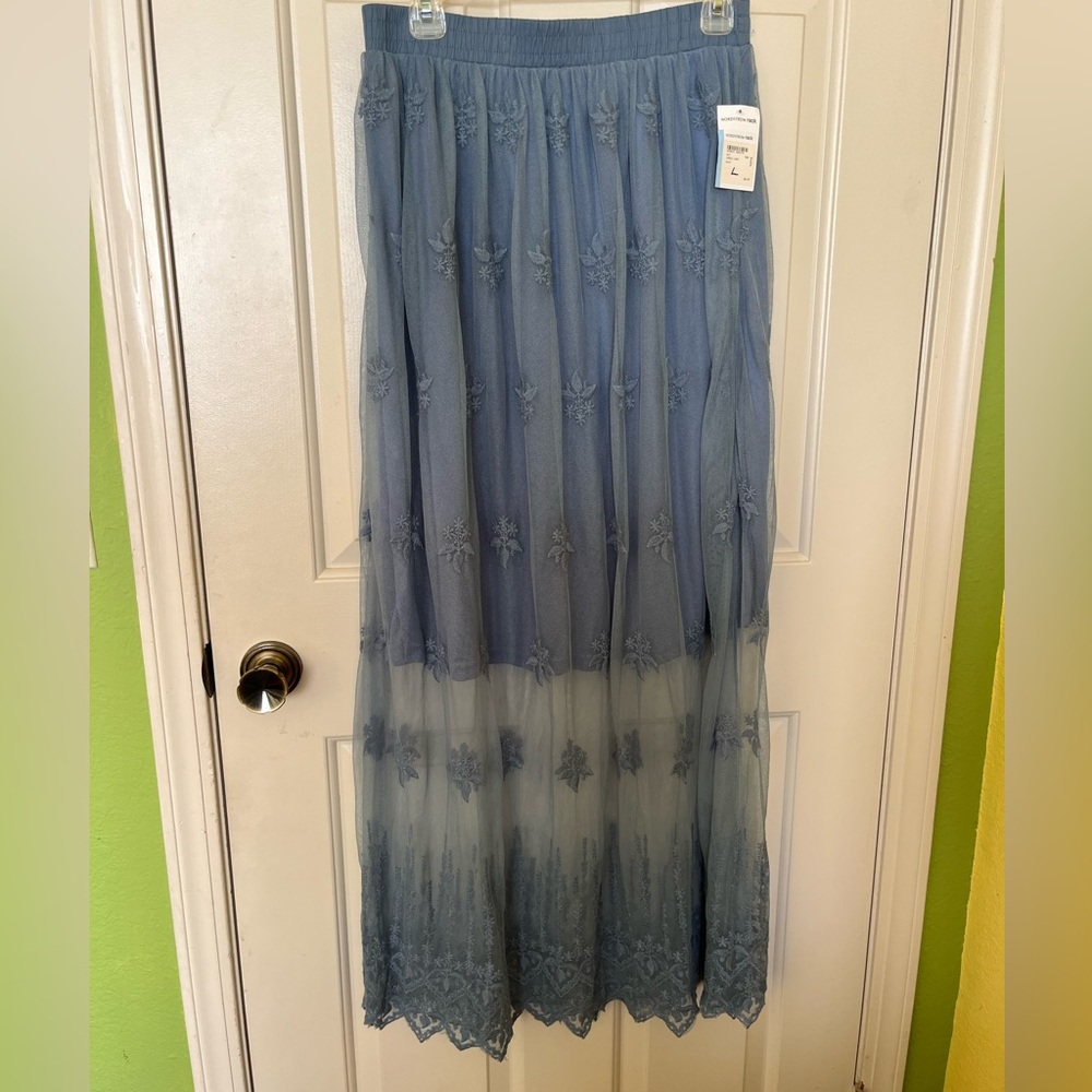 Light blue lace skirt with lining